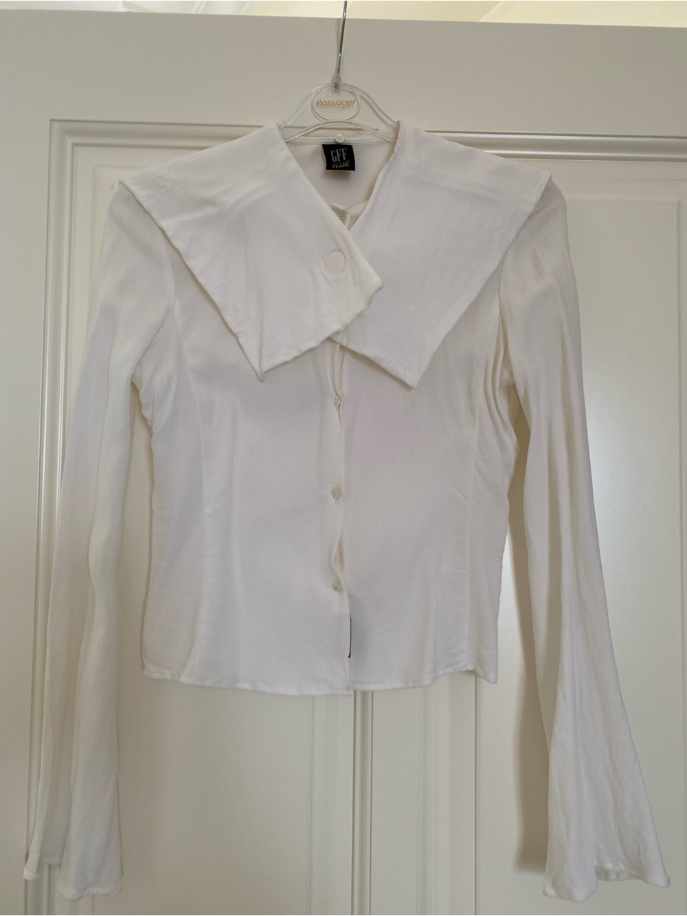 Gianfranco Ferré White Button-Front Top with Dramatic Wide Collar